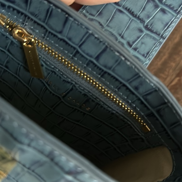 Neely & Chloe No56 Croc Embossed Kettle Bag - Picture 6 of 8